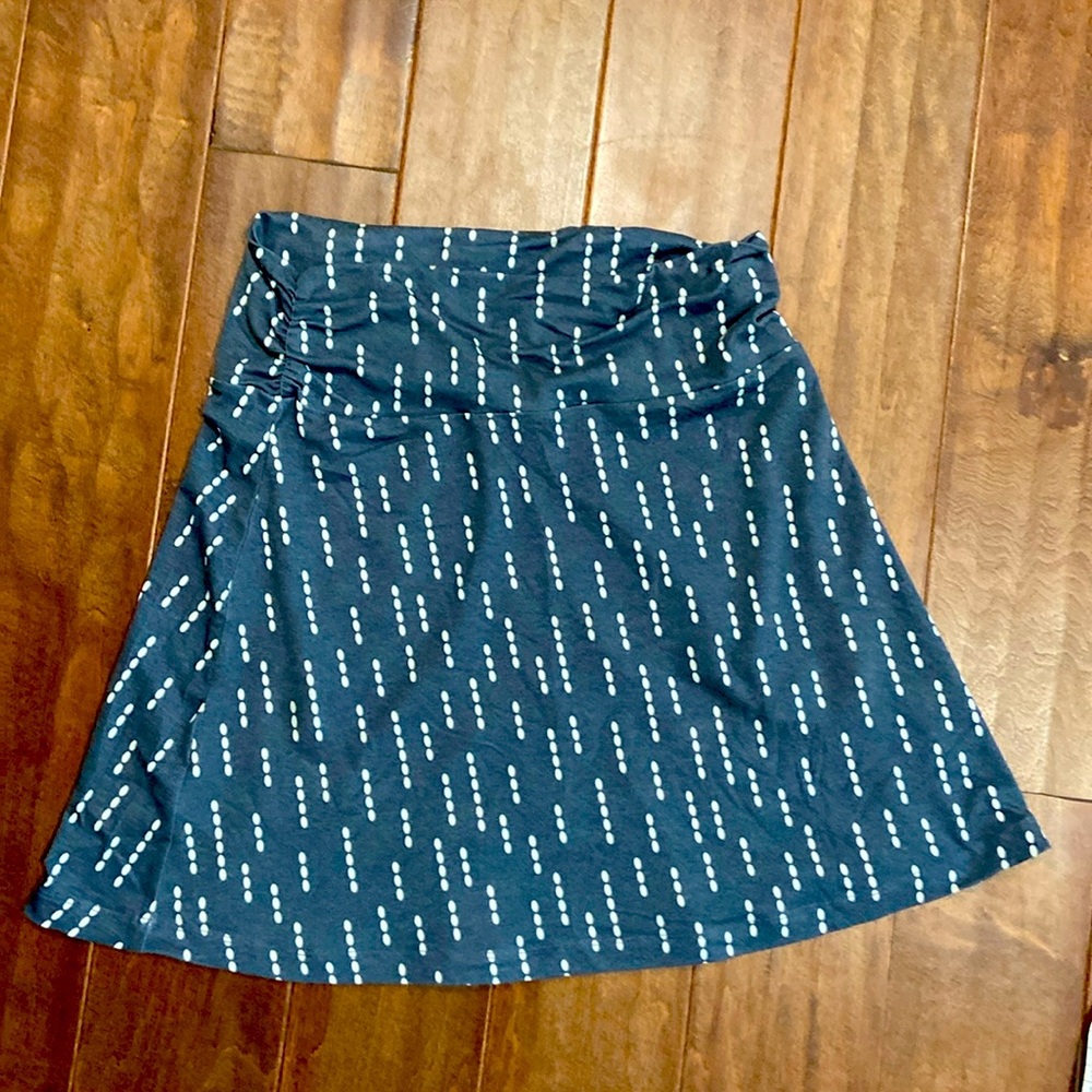 Kuhn soft stretchy skirt NWOT small